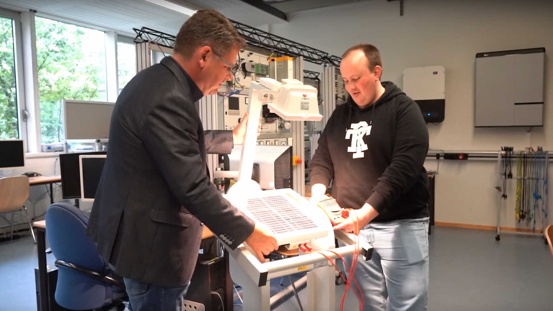 Lehre und Forschung an der Hochschule Biberach: Einblicke in das Smart Grid Labor